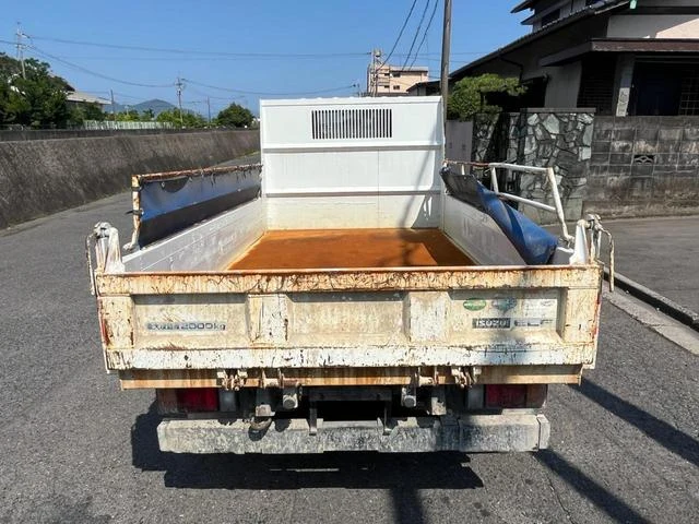 Isuzu ELF 7