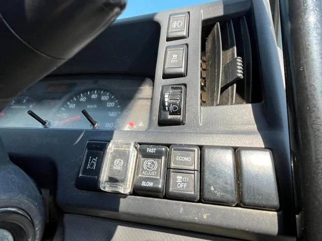 Isuzu ELF 16