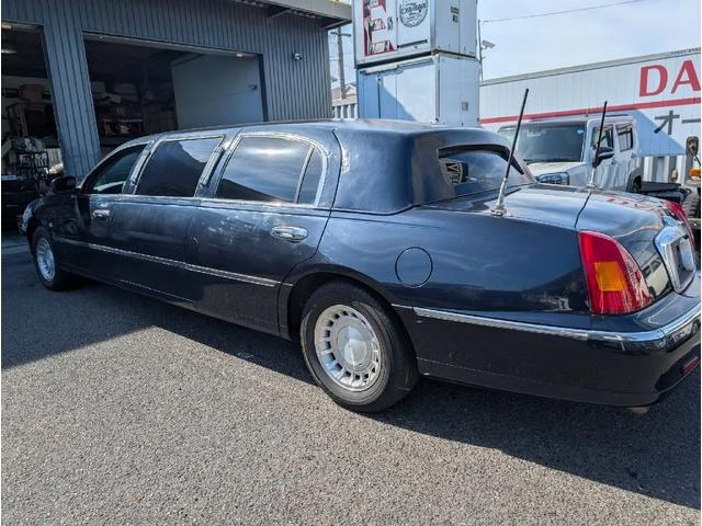 Lincoln TOWNCAR 19