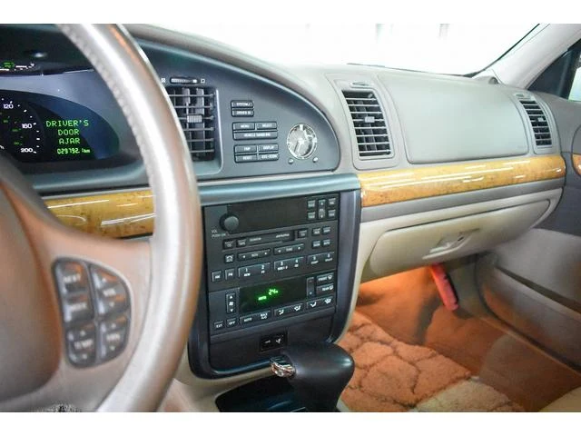 Lincoln CONTINENTAL 32