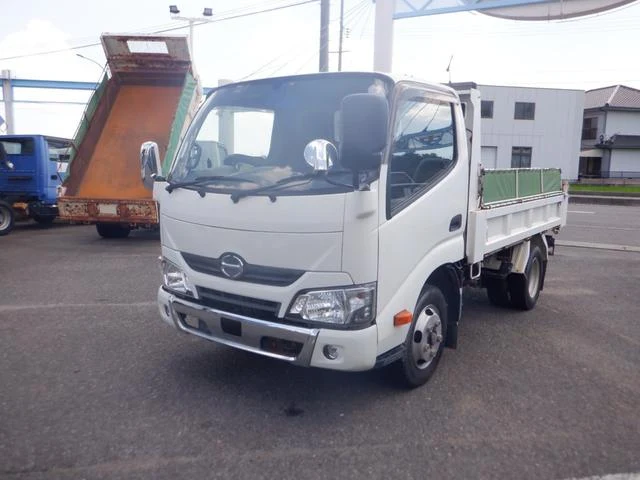 Hino DUTRO 4