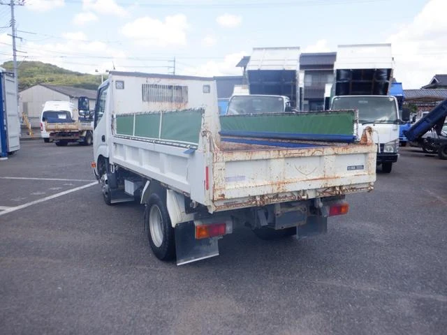 Hino DUTRO 6
