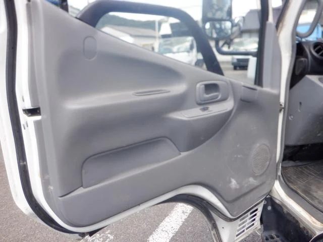Hino DUTRO 40