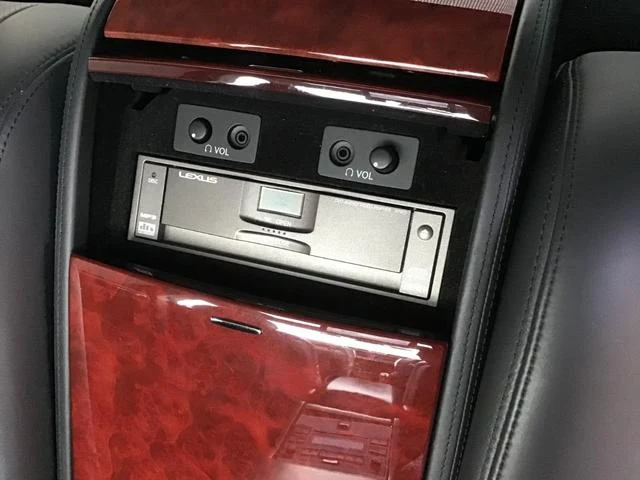 AMERICA LEXUS LS600h 64