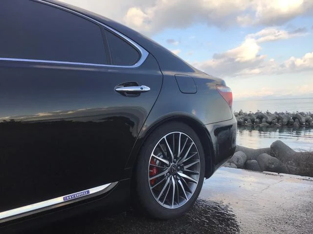 AMERICA LEXUS LS600h 40