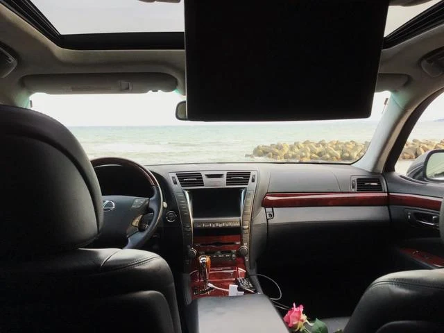 AMERICA LEXUS LS600h 3