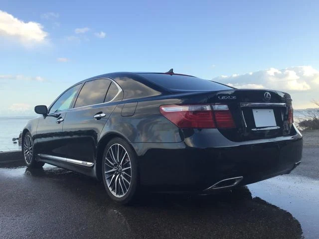 AMERICA LEXUS LS600h 32