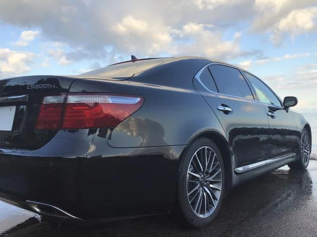 AMERICA LEXUS LS600h 24