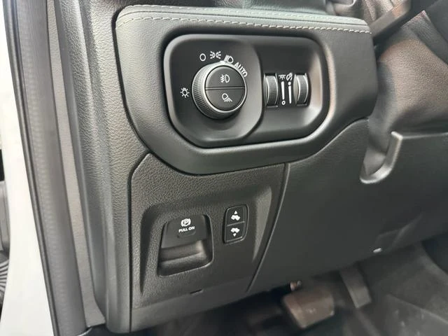 Dodge RAM 33