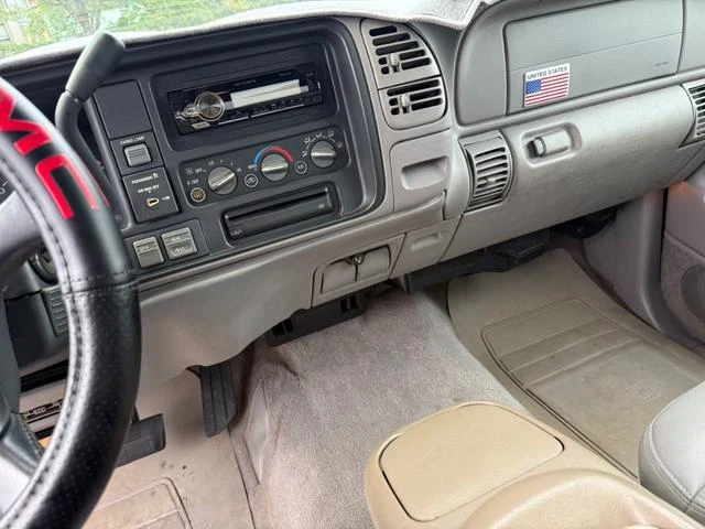 GMC K-1500 11