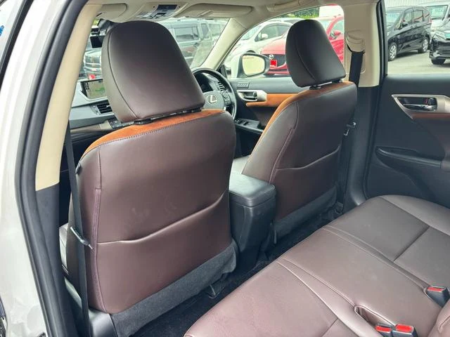 Lexus CT 39