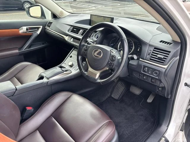 Lexus CT 8