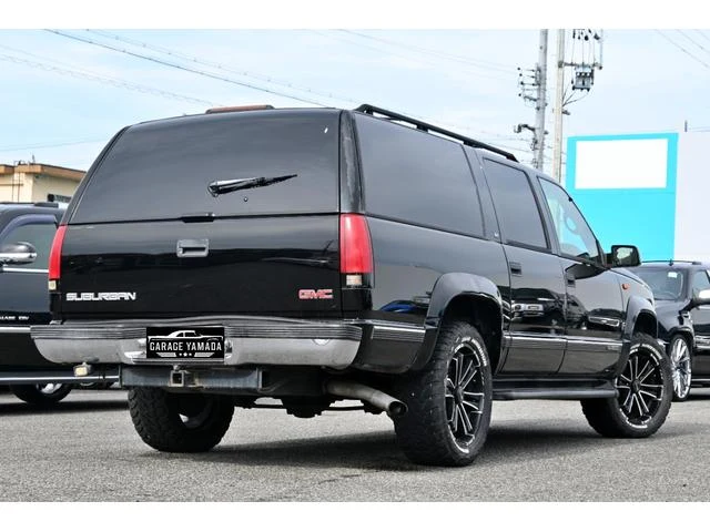 GMC SUBURBAN 7