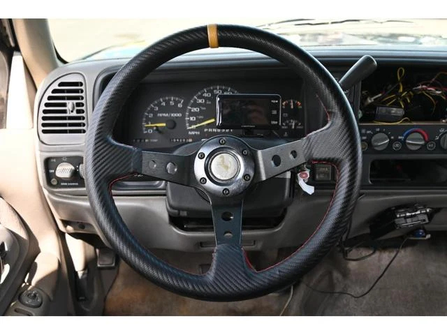 GMC SUBURBAN 22
