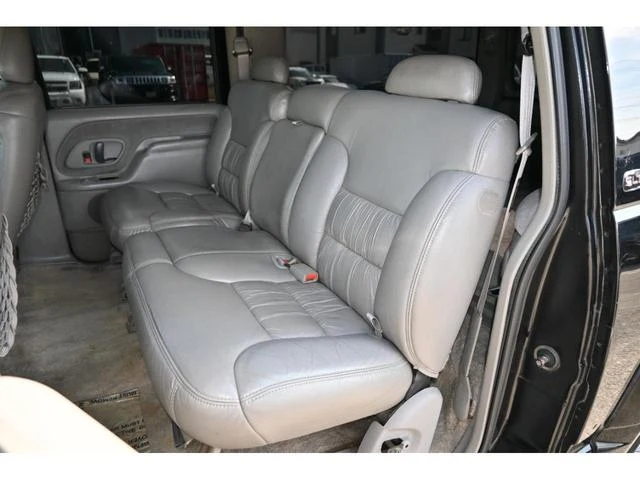 GMC SUBURBAN 12