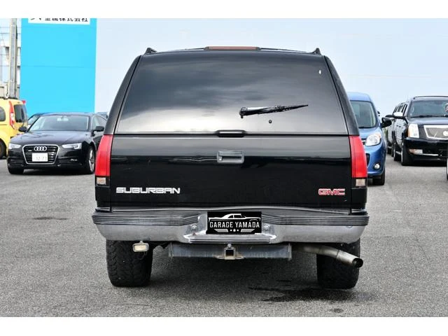 GMC SUBURBAN 27