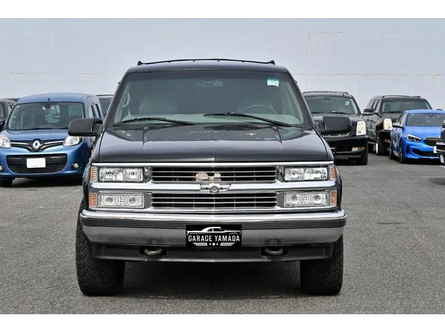 GMC SUBURBAN 28