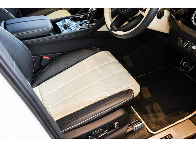 Bentley BENTAYGA 17