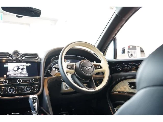 Bentley BENTAYGA 44