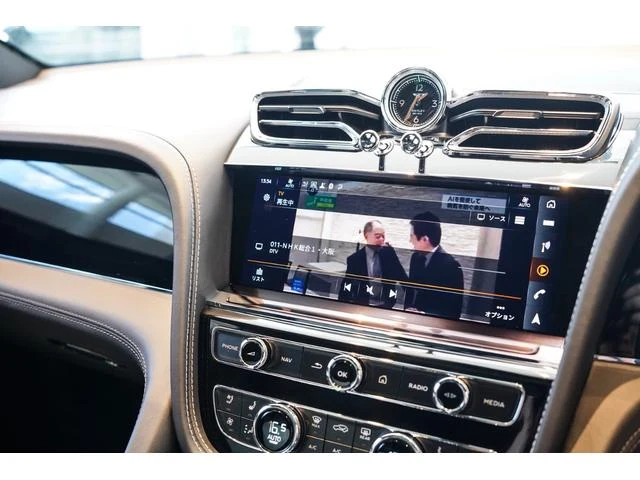 Bentley BENTAYGA 12