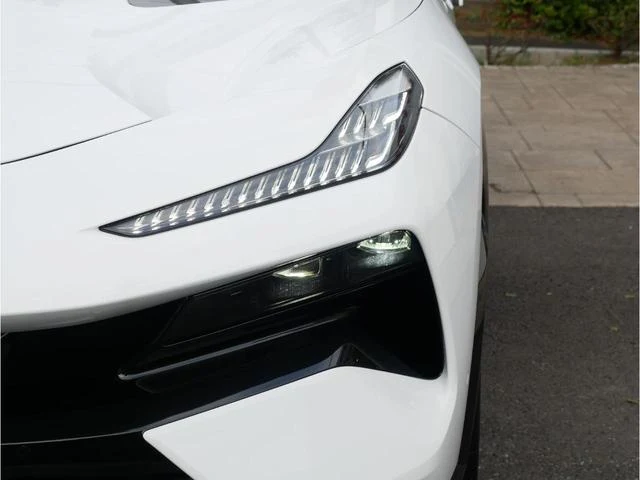 Lotus ELETRE 6