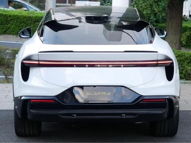 Lotus ELETRE 35