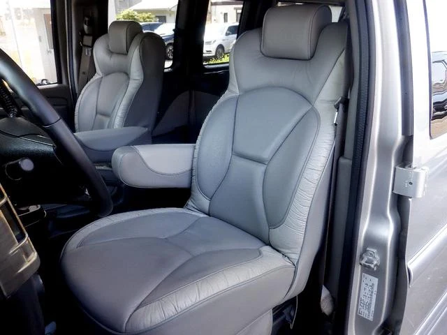 GMC SAVANA 12
