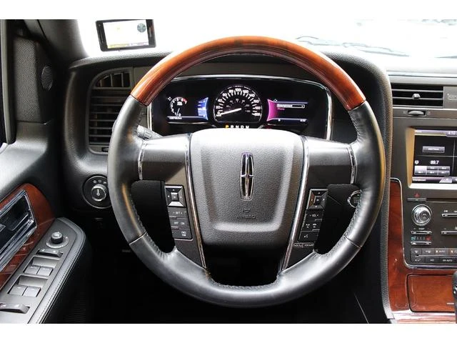 Lincoln NAVIGATOR 27