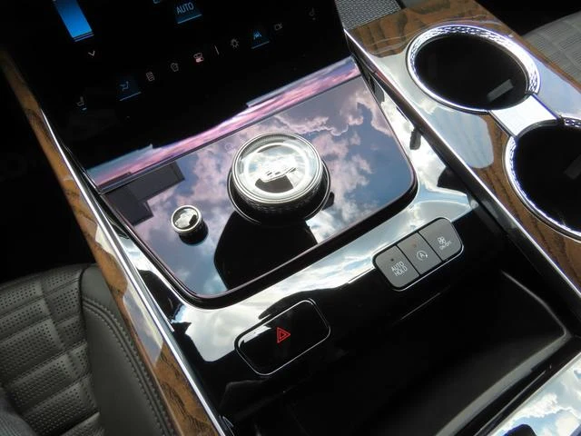 Cadillac ESCALADE 44