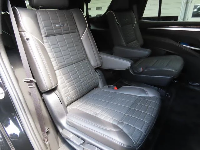 Cadillac ESCALADE 27