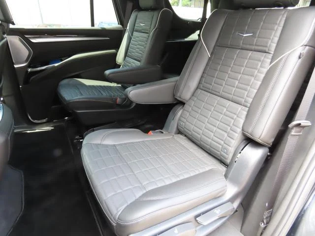 Cadillac ESCALADE 24