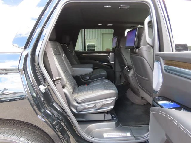 Cadillac ESCALADE 28