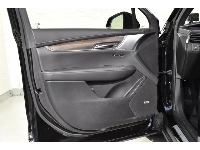 Cadillac XT6 29