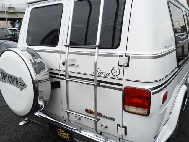 GMC VANDURA 2500 16