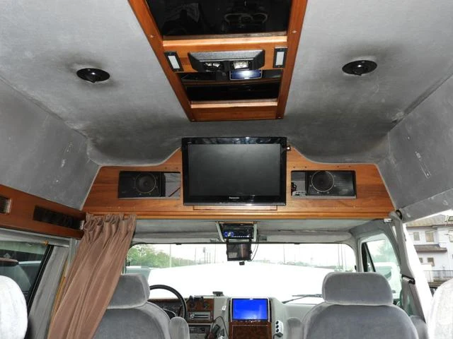 GMC VANDURA 2500 10