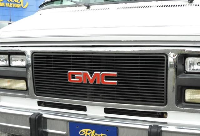 GMC VANDURA 2500 13