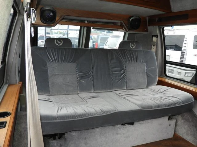 GMC VANDURA 2500 8