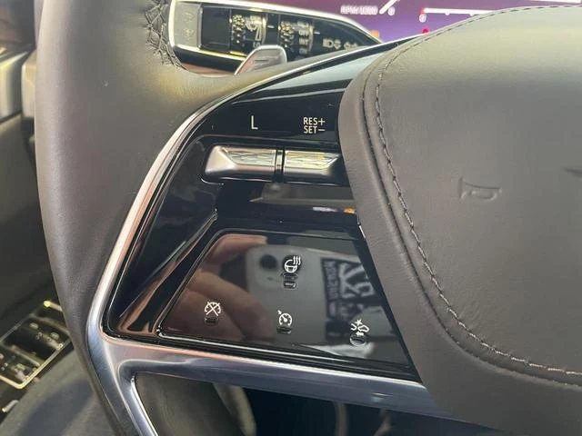 Cadillac ESCALADE 47