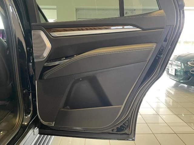 Cadillac ESCALADE 71