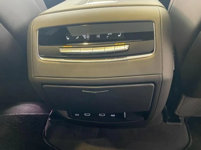 Cadillac ESCALADE 68