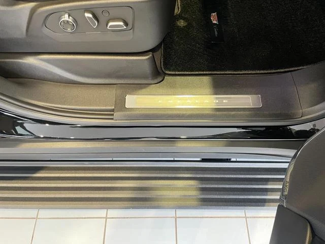 Cadillac ESCALADE 64
