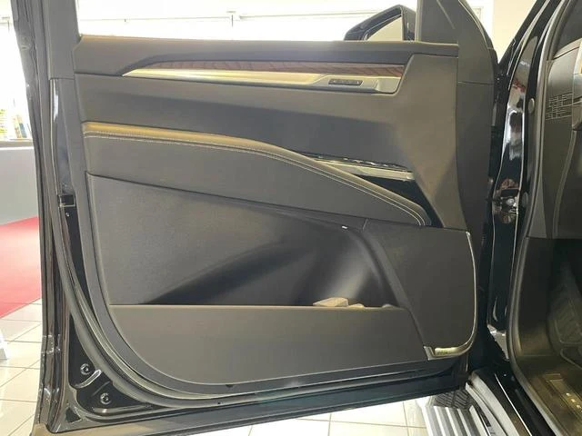 Cadillac ESCALADE 72