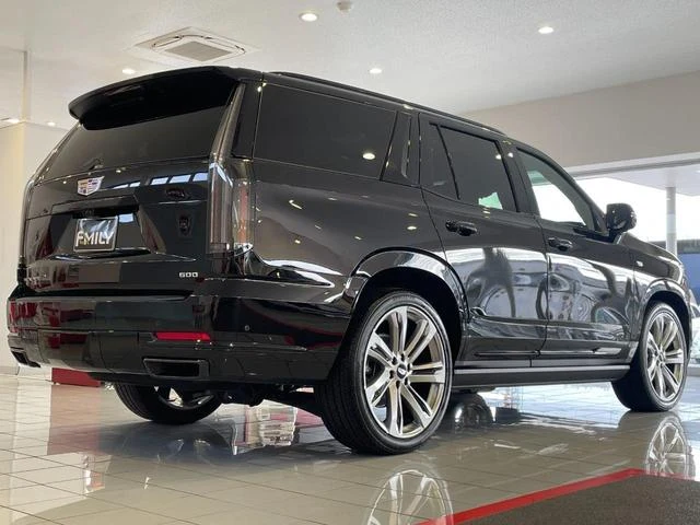 Cadillac ESCALADE 8