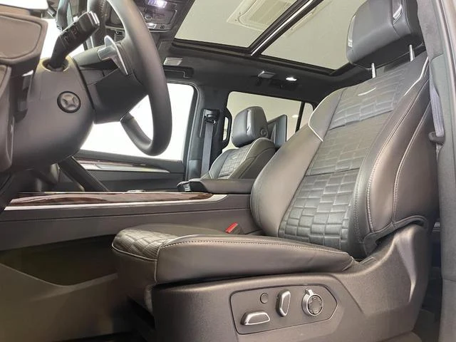 Cadillac ESCALADE 13