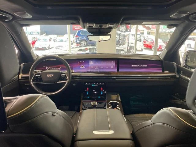 Cadillac ESCALADE 16