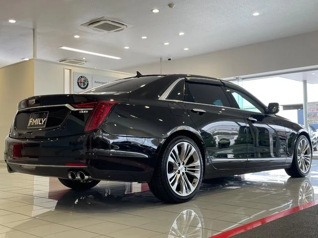 Cadillac CT6 8
