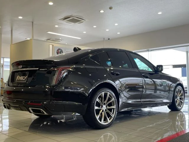 Cadillac CT5 8