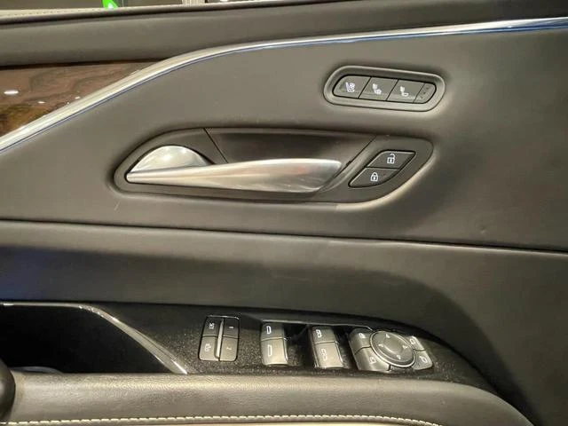 Cadillac ESCALADE 24