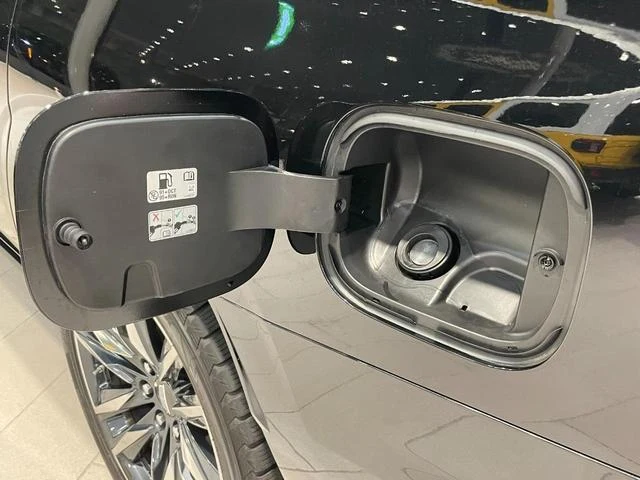 Cadillac ESCALADE 15