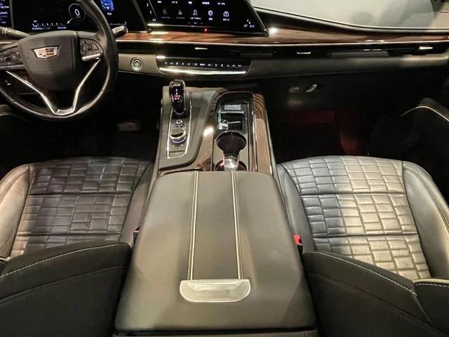Cadillac ESCALADE 34